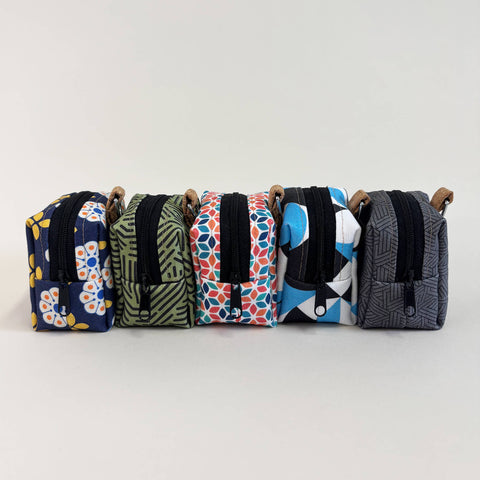 Mini-laukku kuulokkeille ja muille | valmistettu orgaanisesta puuvillasta | Design Bloom | Malli PocketCube