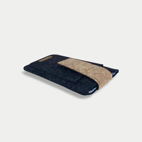 Puhelinkotelo iPhone 11 Prolle | magneettisulkimella ja erillisellä taskulla | antrasiitti - Bloom | malli HAKA