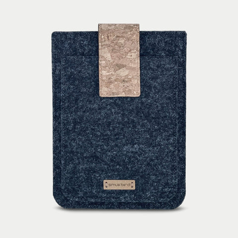 Kotelo PocketBook InkPad Eo:lle | magneettisulkimella ja ylimääräisellä taskulla | antrasiitti - Tracks | malli "HAKA"