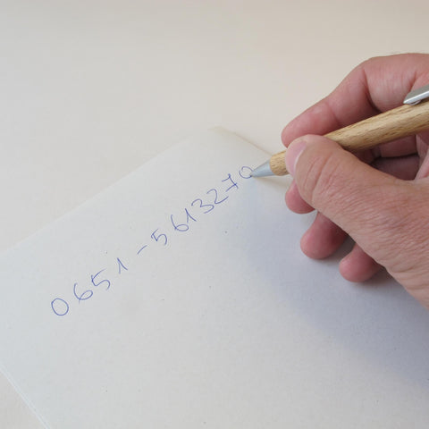 Kestävä kuulakärkikynä puusta ja metallista - Uma TREE