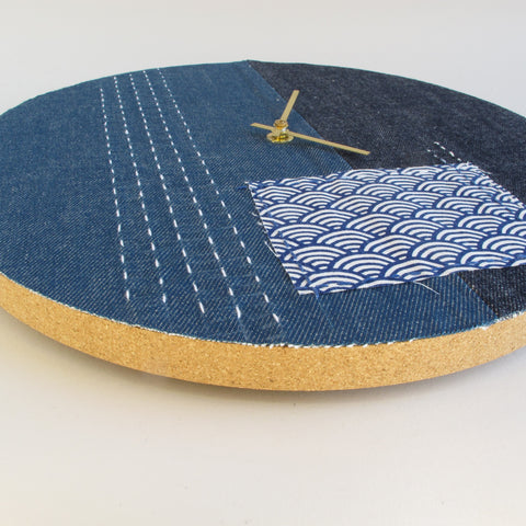 Seinäkello Wabi Sabi Denim pyöreä 30 cm | Denim - kulta | Suunnittelu: Nagoya
