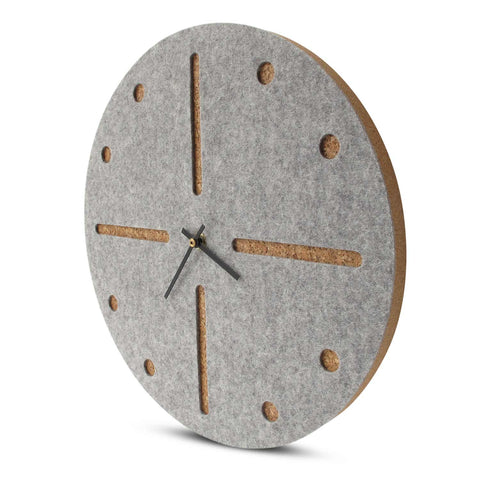 Seinäkello huovasta ja korkista 30 cm | vaaleanharmaa - musta | Suunnittelu: Odense