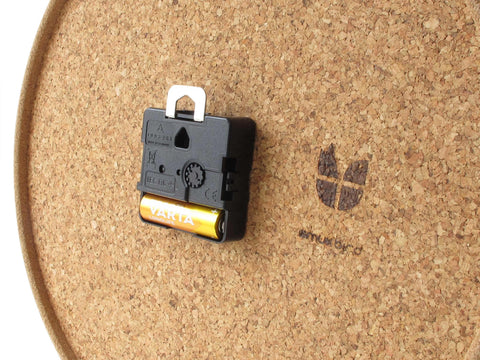 Seinäkello Wabi Sabi Denim pyöreä 30 cm | Denim - kulta | Suunnittelu: Sapporo