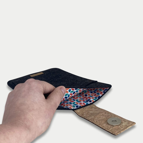 Kansi Boox Note Air3:lle | magneettisuljenta ja ylimääräinen tasku | antrasiitti - Colorful | malli "HAKA"