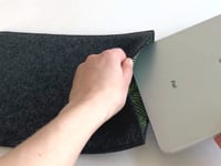 Suojakuori Galaxy Tab S8 Ultralle | valmistettu huovasta ja luomupuuvillasta | antrasiitti - raidat | Malli "LET"