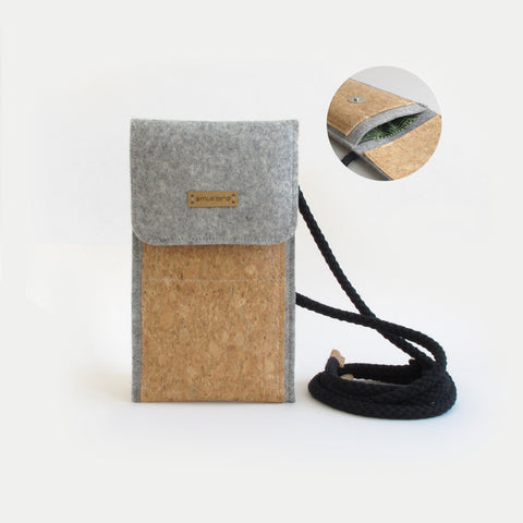 Olkalaukku Fairphone 3:lle | valmistettu huovasta ja luomupuuvillasta | vaaleanharmaa - raidat | Malli KEDJA
