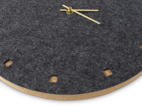 Seinäkello huovasta ja korkista 30 cm | antrasiitti - kulta | Suunnittelu: Esbjerg