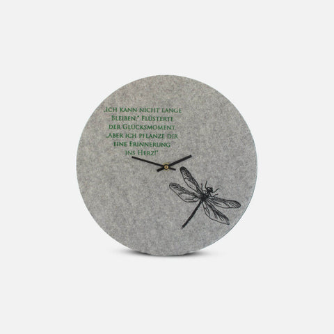 Seinäkello huovasta ja korkista 30 cm | Suunnittelu "Dragonfly" Anja Streese