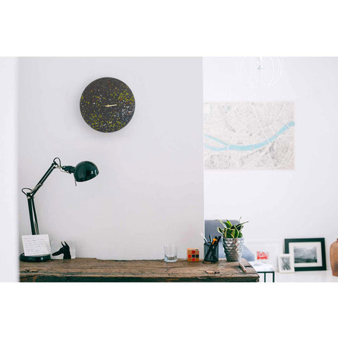 Seinäkello huovasta ja korkista 30 cm | Suunnittelu "Dots" Anja Streese