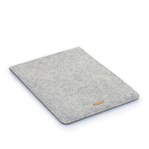 Kotelo MacBook Air 13:lle | valmistettu huovasta ja luomupuuvillasta | vaaleanharmaa - värikäs | Malli "LET"