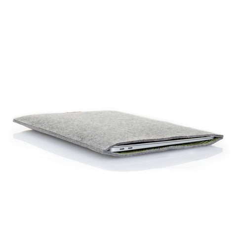 Kotelo MacBook Air 13:lle | valmistettu huovasta ja luomupuuvillasta | vaaleanharmaa - raidat | Malli "LET"