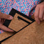 Matkapuhelinkotelo korttilokerolla iPhone 11 Pro Maxille | antrasiitti - muodot | Malli "ZIP"