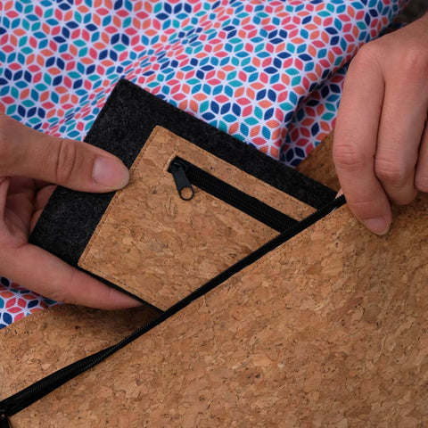 Matkapuhelinkotelo korttitasolla Xiaomi 11T Prolle | antrasiitti - kukinta | Malli "ZIP"
