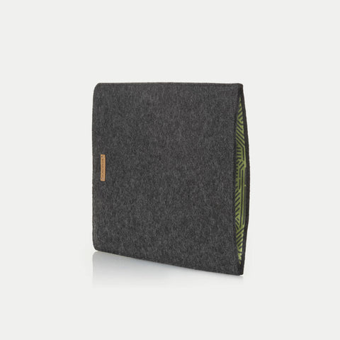 Kotelo iPad Minille - 5. sukupolvi | valmistettu huovasta ja luomupuuvillasta | antrasiitti - raidat | Malli "LET"