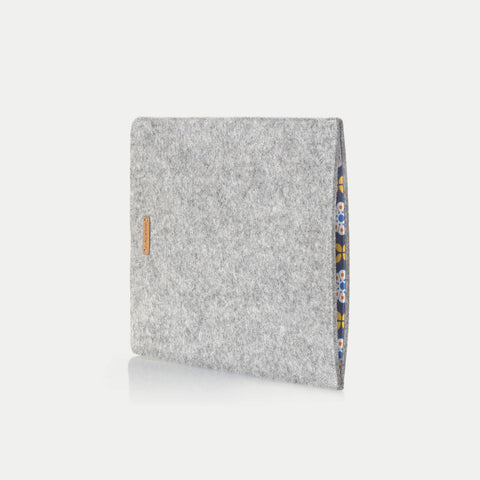 Kotelo Surface Pro 8:lle | valmistettu huovasta ja luomupuuvillasta | vaaleanharmaa - kukinta | Malli "LET"