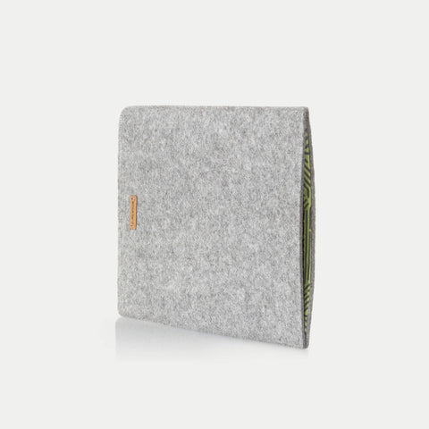 Kotelo Surface Pro 7:lle | valmistettu huovasta ja luomupuuvillasta | vaaleanharmaa - raidat | Malli "LET"