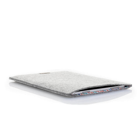 Kotelo iPad Prolle 12,9" - 6. sukupolvi | valmistettu huovasta ja luomupuuvillasta | vaaleanharmaa - värikäs | Malli "LET"