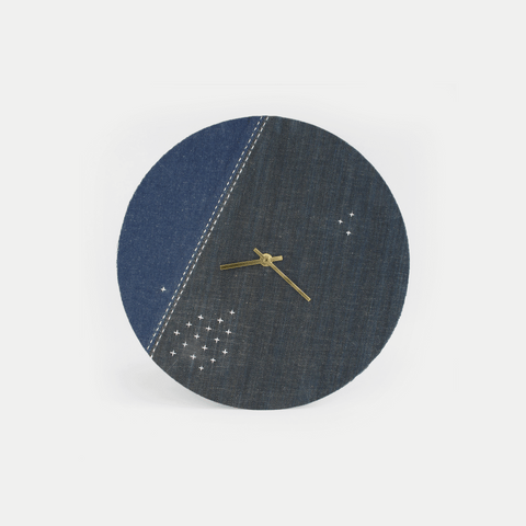 Seinäkello Wabi Sabi Denim pyöreä 30 cm | Denim - kulta | Suunnittelu: Osaka