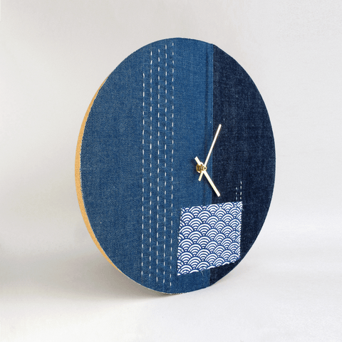 Seinäkello Wabi Sabi Denim pyöreä 30 cm | Denim - kulta | Suunnittelu: Nagoya
