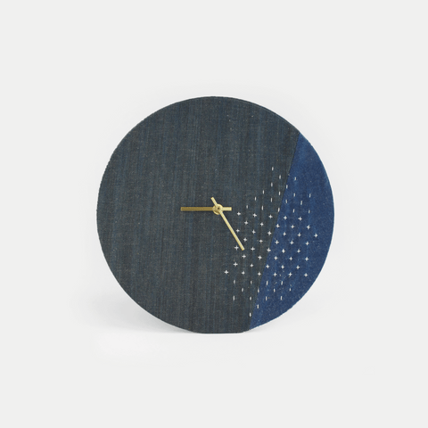Seinäkello Wabi Sabi Denim pyöreä 30 cm | Denim - kulta | Suunnittelu: Sapporo